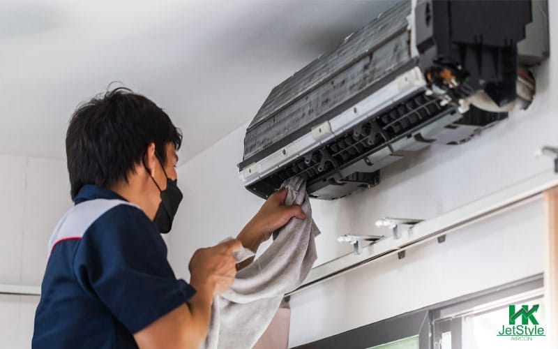 Perfoming Aircon Cleaning Maintenance