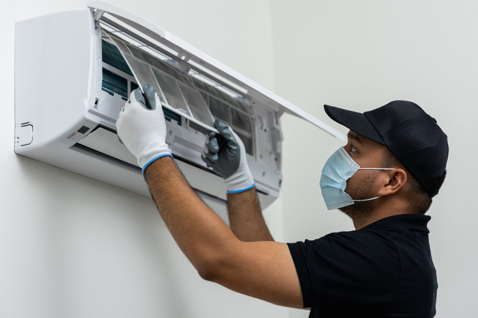 Air Conditioner Cleaning Technician Service